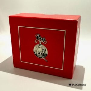 Boite Tintin en armure et Milou - PixiCollector.com Boîte rouge décor ciel d’origine Pixi figurine Tintin Tintin en armure et Milou – édition limitée 1575 ex.